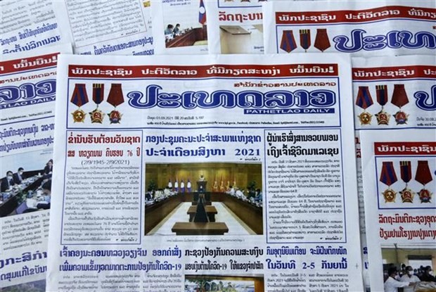 Koran Laos Apresiasi Prestasi Vietnam dan Hubungan Istimewa antara Dua Negara - ảnh 1