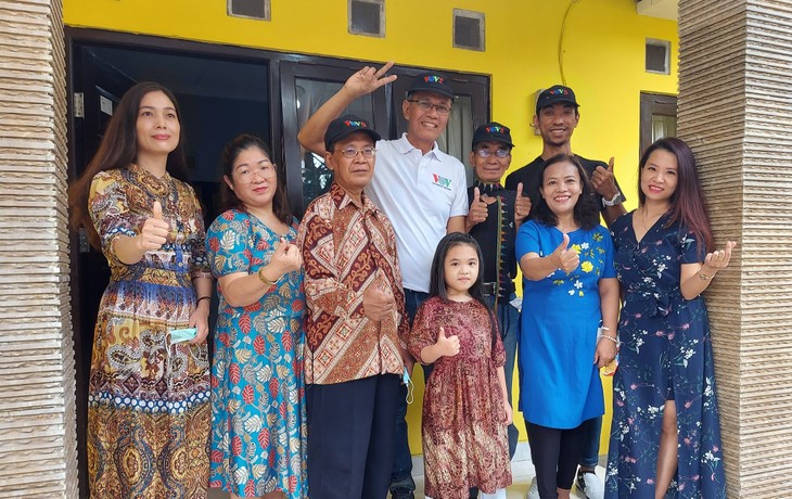 Pertemuan Ramah Tamah dengan Pendengar di Java Tengah dan Opsi Pemerintah Vietnam dalam Menghadapi Varian Omicron - ảnh 1