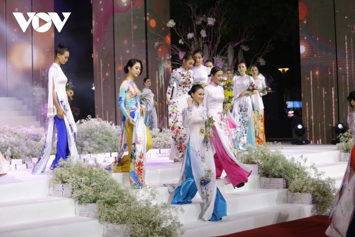 Festival Ao Dai ke-8  dibuka di Kota Ho Chi Minh - ảnh 1