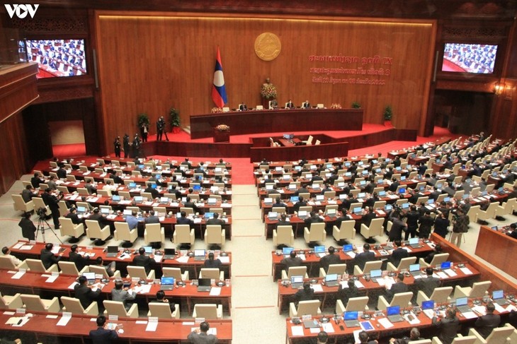 Laos Buka Persidangan ke-3, Parlemen Angkatan IX - ảnh 1