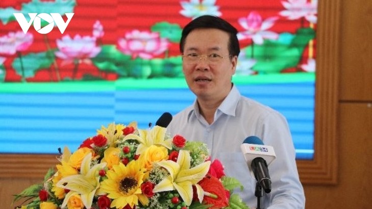 Sekretaris Harian Sekretariat KS PKV, Vo Van Thuong Lakukan Temu Kerja di Provinsi Long An - ảnh 1