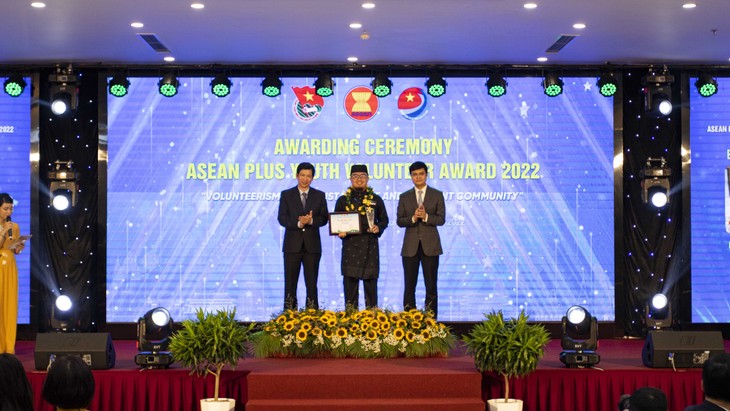 Pemberian Penghargaan Relawan Muda ASEAN Yang Diperluas Tahun 2022 - ảnh 1