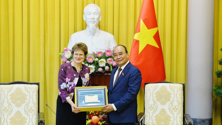 Presiden Vietnam, Nguyen Xuan Phuc Terima Gubernur Negara Bagian Australia Selatan - ảnh 1