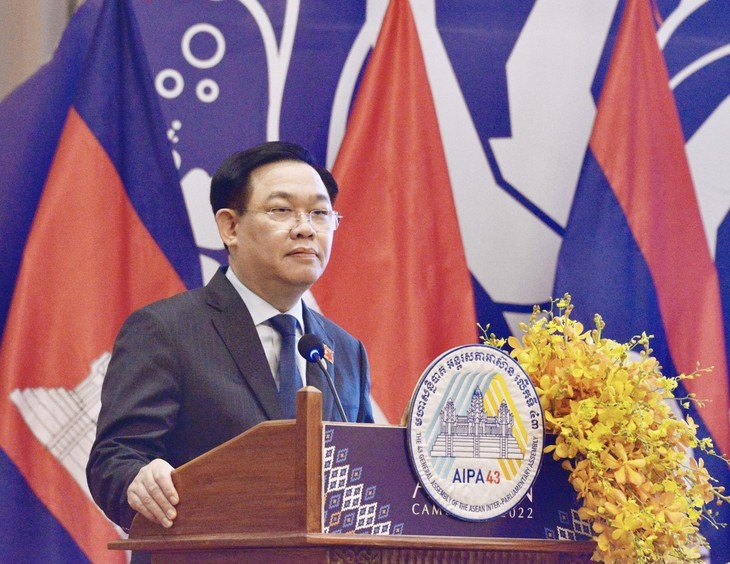 Ketua MN Vương Dinh Hue:Menginovasikan Lebih Lanjut Organisasi dan Pengoperasian AIPA - ảnh 1