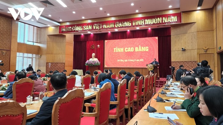 PM Pham Minh Chinh: Provinsi Cao Bang Perlu Berrfokus pada Pengembangan Ekonomi Kawasan Perbatasan dan Ekonomi Koridor - ảnh 1