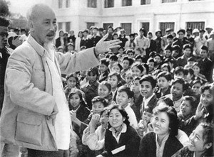 Ausstellung: Präsident Ho Chi Minh – der Held der nationalen Befreiung - ảnh 1