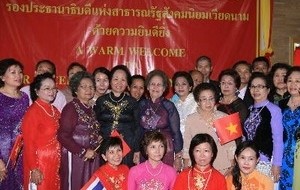 Vize-Staatspräsidentin Nguyen Thi Doan besucht Nahkhon Phanom - ảnh 1
