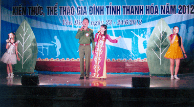 Vietnam feiert den Tag der vietnamesischen Familien - ảnh 1