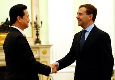 Russischer Premierminister Dmitri Medwedew besucht Vietnam - ảnh 1