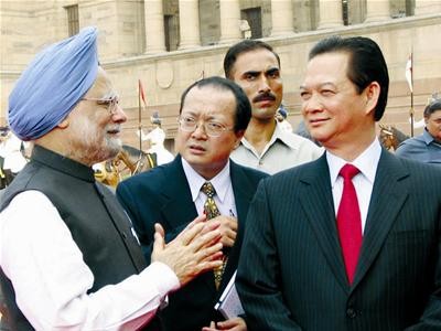Das Jahr 2013: Vietnam verstärkt die Solidarität mit Indien und Japan - ảnh 1