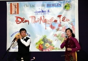 Gedichtnacht wird von Vietnamesen weltweit veranstaltet - ảnh 1
