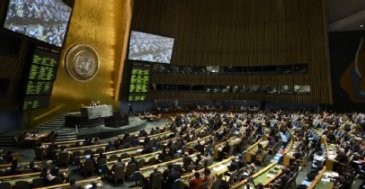 UN beschließt Waffenhandelsabkommen  - ảnh 1