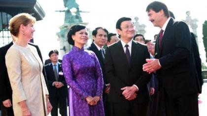 Staatspräsident Truong Tan Sang beteiligt sich am vietnamesisch-ungarischen Unternehmensforum - ảnh 1