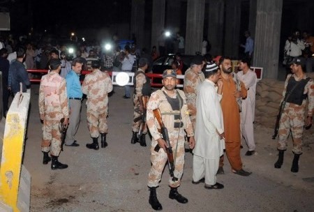 Pakistan: Mehrere Tote und Verletzte bei Krawallen in Karachi - ảnh 1