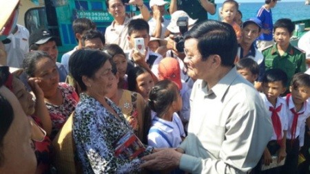 Staatspräsident Truong Tan Sang besucht Insel Tho Chu - ảnh 1
