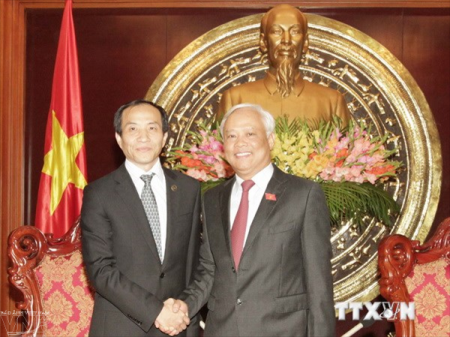 Vize-Parlamentspräsident Uong Chu Luu empfängt Vertreter des chinesischen Volksverbands für Frieden - ảnh 1