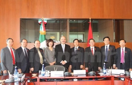 Delegation des Außenausschusses des vietnamesischen Parlaments besucht Mexiko und Kolumbien - ảnh 1
