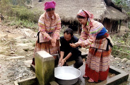 Annäherung der Messung von vieldimensionaler Armut in Vietnam - ảnh 1