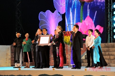 Vietnam erhält Anerkennungsurkunde der UNESCO für Vi-Giam-Gesang  - ảnh 1