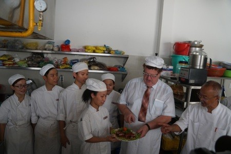 Deutscher Staatssekretär Hans-Joachim Fuchtel besucht Ho Chi Minh Stadt - ảnh 1