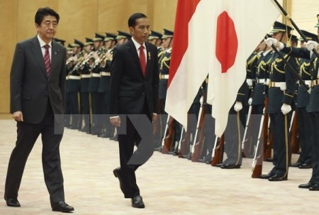 Japan und Indonesien verpflichten sich zu stärkerer Zusammenarbeit in Sicherheit und Wirtschaft  - ảnh 1