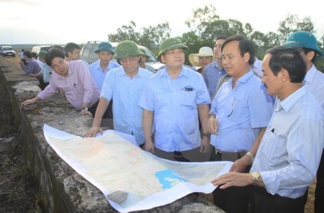 Vize-Premierminister Hoang Trung Hai überprüft Maßnahmen gegen Dürre in Quang Tri - ảnh 1