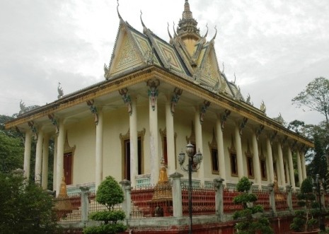 Berufschule bei buddhistischen Pagoden für Jugendliche Khmer - ảnh 1