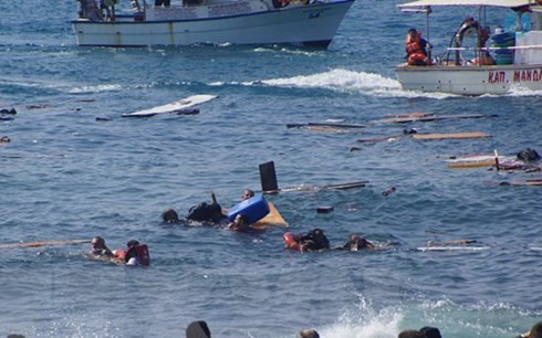 Ein weiteres Schiff mit Flüchtlinge im Mittelmeer versunken - ảnh 1