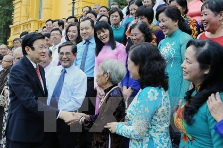 Öffentlichkeitsmitarbeiter leisten großen Beitrag zum Erfolg von Ho Chi Minh Stadt - ảnh 1