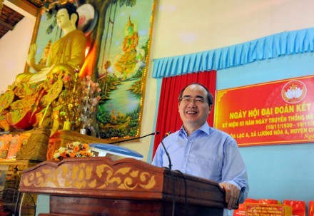 Vorsitzender der Vaterländischen Front Vietnams nimmt am Festtag der Solidarität in Tra Vinh - ảnh 1