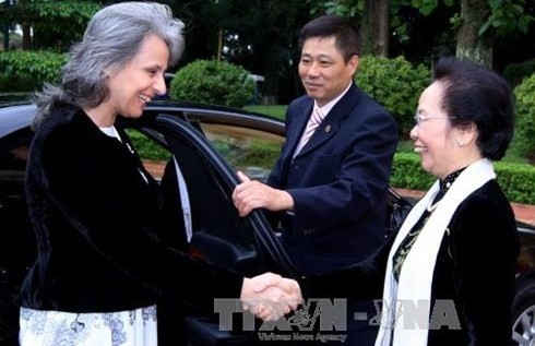 Vize-Staatspräsidentin Nguyen Thi Doan trifft Bulgariens Vize-Präsidentin Margarita Popova - ảnh 1