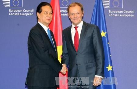 Der Besuch von Premierminister Nguyen Tan Dung in Frankreich, Belgien und bei der EU ist effizient - ảnh 1