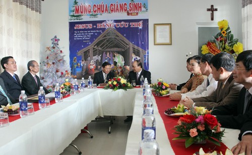 Vize-Premierminister Nguyen Xuan Phuc besucht Christliche Mission Vietnam  - ảnh 1