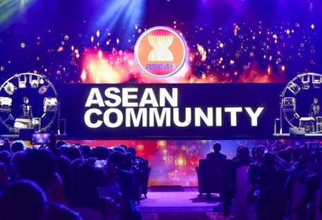 Die ASEAN-Gemeinschaft solidarisiert sich für die Entwicklung - ảnh 1