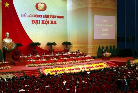 Bloomberg News: Vietnam soll Chancen und günstige Bedingungen für Entwicklung des Landes nutzen - ảnh 1