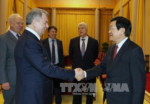 Staatspräsident Truong Tan Sang trifft Gouverneur der russischen Provinz Kaluga in Hanoi - ảnh 1