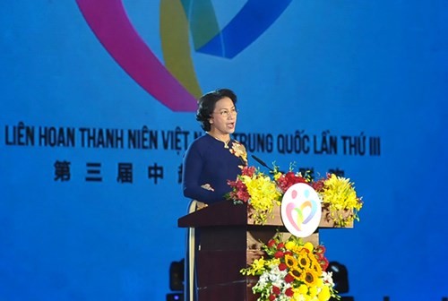 Spitzenpolitiker Vietnams und Chinas nehmen am Festival zwischen Jugendlichen beider Länder teil - ảnh 1