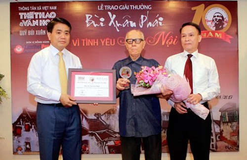 Preis “Bui Xuan Phai – Aus Liebe zu Hanoi” ehrt die Hanoi-Liebhaber - ảnh 1