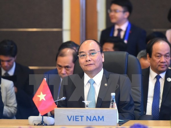 Premierminister Nguyen Xuan Phuc nimmt an Vollversammlung des 31. ASEAN-Gipfels teil - ảnh 1
