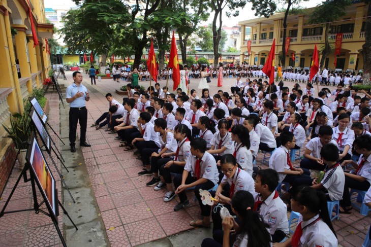 1000 Botschaften der Hanoier Schüler für Truong Sa zur Eröffnungsfeier des neuen Schuljahres - ảnh 4