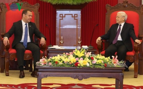 KPV-Generalsekretär, Staatspräsident Nguyen Phu Trong empfängt Russlands Premierminister Medwedew - ảnh 1