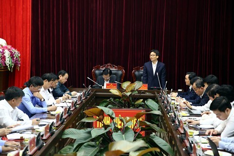 Vize-Premierminister Vu Duc Dam veranstaltet Arbeitstreffen mit Verwaltern der Provinz Dien Bien - ảnh 1