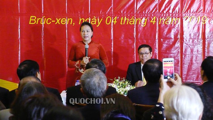 Parlamentspräsidentin Nguyen Thi Kim Ngan besucht vietnamesische Botschaft in Belgien - ảnh 1