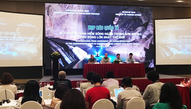 Pressekonferenz über den Tauchausflug zur Erkundung der unterirdischen Flüsse in der Höhle Son Doong - ảnh 1