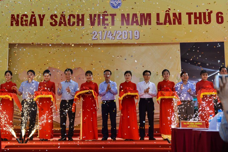 Eröffnung des Tags der vietnamesischen Bücher 2019 - ảnh 1