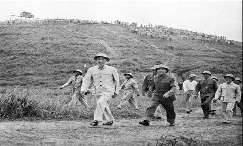 Archivbilder über Präsident Ho Chi Minh - ảnh 12