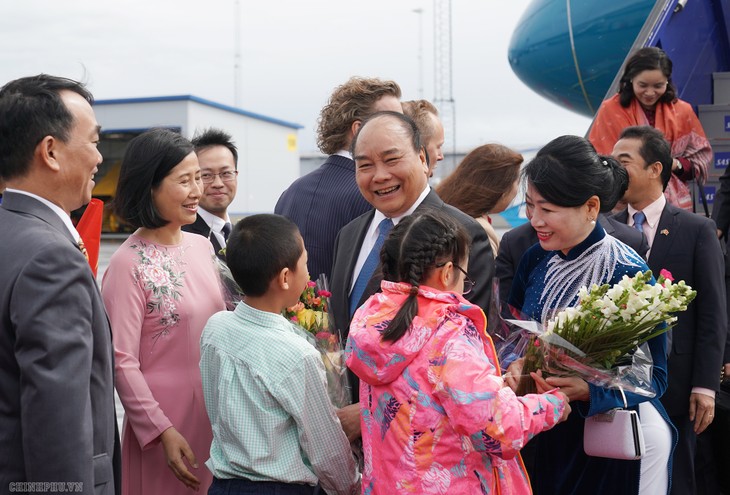 Premierminister Nguyen Xuan Phuc beginnt seinen Besuch in Schweden - ảnh 1