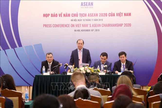 Vietnam räumt dem ASEAN-Präsidentschaftsjahr 2020 die höchste Priorität ein - ảnh 1