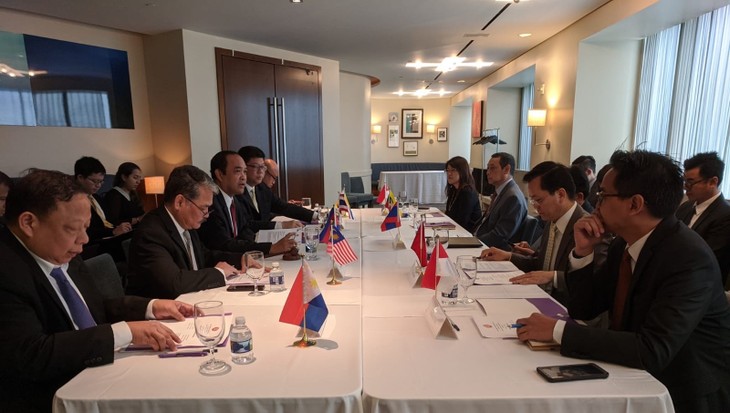 Botschafter der ASEAN-Länder in den USA schätzen die Rolle Vietnams als ASEAN-Vorsitz - ảnh 1