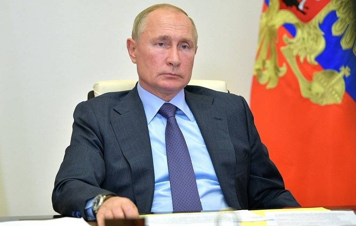 Präsident Putin ruft Armenien und Aserbaidschan zum Stopp des Konfliktes auf - ảnh 1